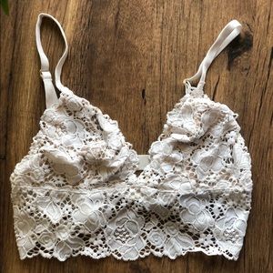 Victoria’s Secret Lace Bralette 🌸💕